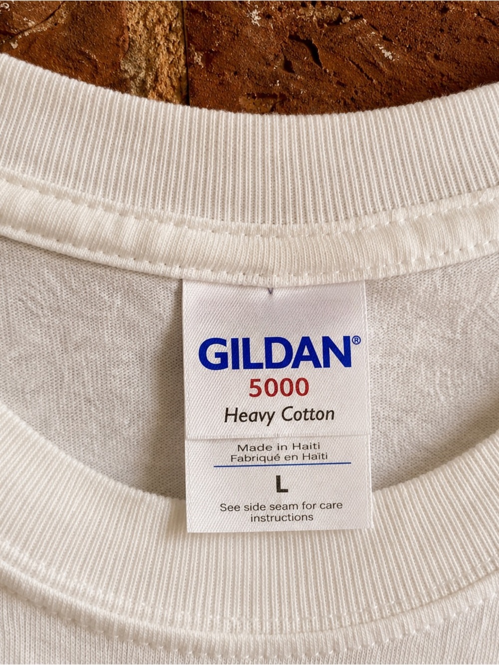 Gildan 5000 White Tee with Brown Floral Chest Band, Vintage Size L - Picture 3 of 5